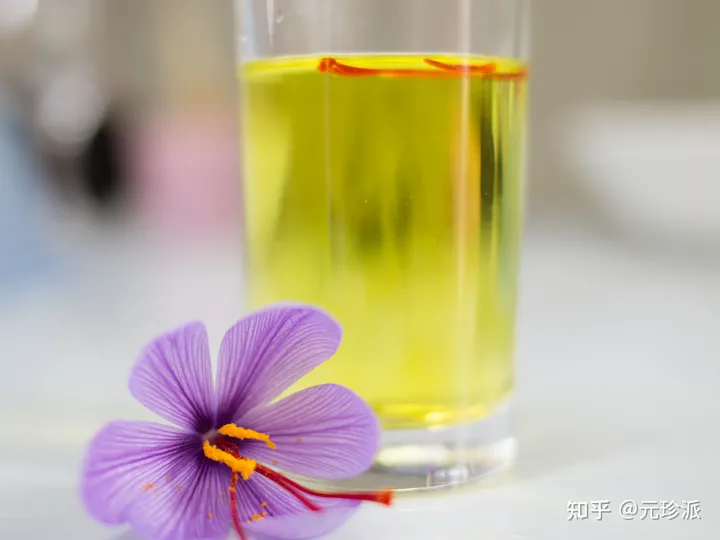 藏红花的功效与作用（藏红花泡水喝的功效与作用及禁忌）（藏红花泡水喝的作用和功效是什么）