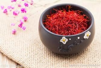 价格昂贵的藏红花，别再乱吃了，听听养生专家怎么说吧（藏红花贵吗?有什么功效）