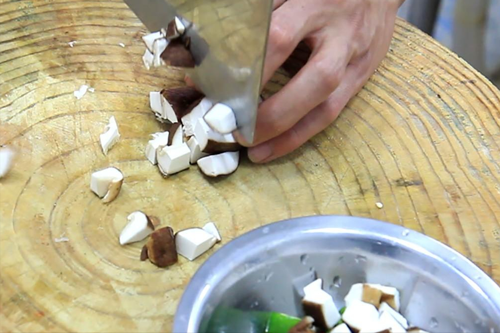 男人年过50岁，如果条件允许，可常吃4道“强肾菜”，精力更充沛（50岁男人多吃什么补肾好）