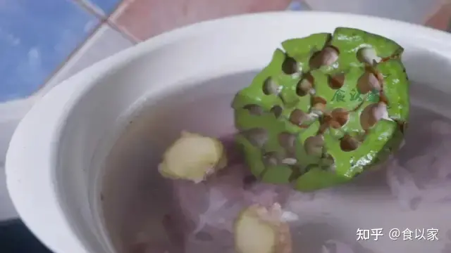 吃新鲜莲子，不要丢弃它，活血化瘀，女人最适合-吃新鲜莲子的好处与功效