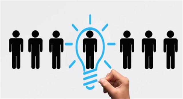 “请简单介绍一下自己”，如何回答才能让面试官印象深刻-面试官说请你简单介绍一下自己怎么回复