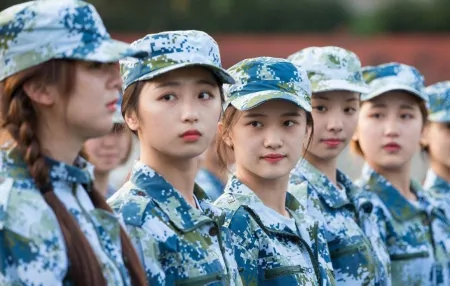 新生第一次自我介绍，想要获得别人的好印象，就不要说这3句话-新生做自我介绍如何不尴尬的说话