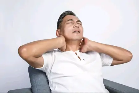 男性“雄性激素”不足，常见哪些表现？建议：多吃3种食物来补充（男人雄性激素过低特征吃什么药）