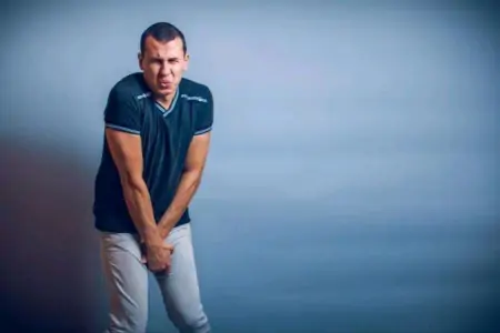 男性“雄性激素”不足，常见哪些表现？建议：多吃3种食物来补充（男人雄性激素过低特征吃什么药）