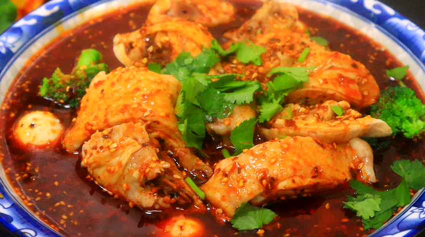 爱吃“钵钵鸡”，不用出去买了，在家也能轻松搞定，正宗四川味（钵钵鸡怎么做才好吃窍门）