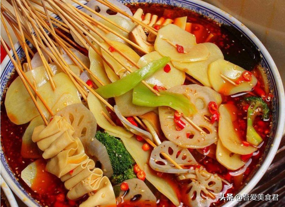 磨了师傅三个月终于学到了红汤钵钵鸡技术，真的很难得啊（钵钵鸡的汤料配方哪里有卖）