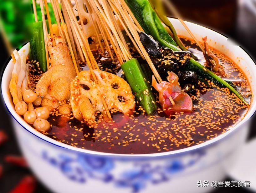 磨了师傅三个月终于学到了红汤钵钵鸡技术，真的很难得啊（钵钵鸡的汤料配方哪里有卖）