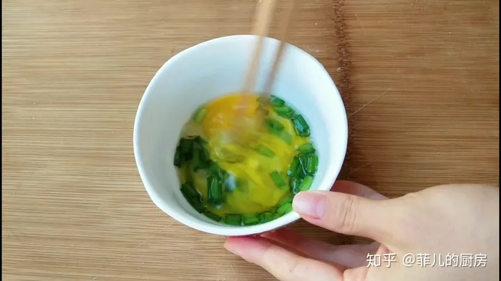 鸡蛋灌饼在家就能做，教你鼓大泡的诀窍，美味早餐轻松搞定（喷香的鸡蛋灌饼来啦,个个鼓大泡,一看就会,一做就对!）