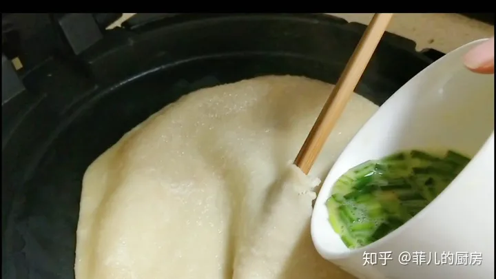 鸡蛋灌饼在家就能做，教你鼓大泡的诀窍，美味早餐轻松搞定（喷香的鸡蛋灌饼来啦,个个鼓大泡,一看就会,一做就对!）