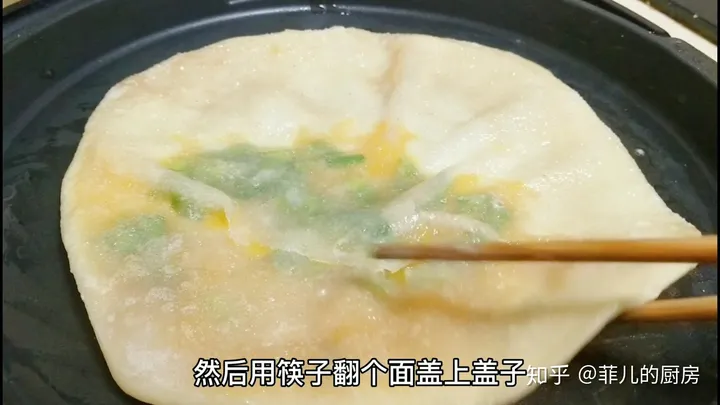 鸡蛋灌饼在家就能做，教你鼓大泡的诀窍，美味早餐轻松搞定（喷香的鸡蛋灌饼来啦,个个鼓大泡,一看就会,一做就对!）