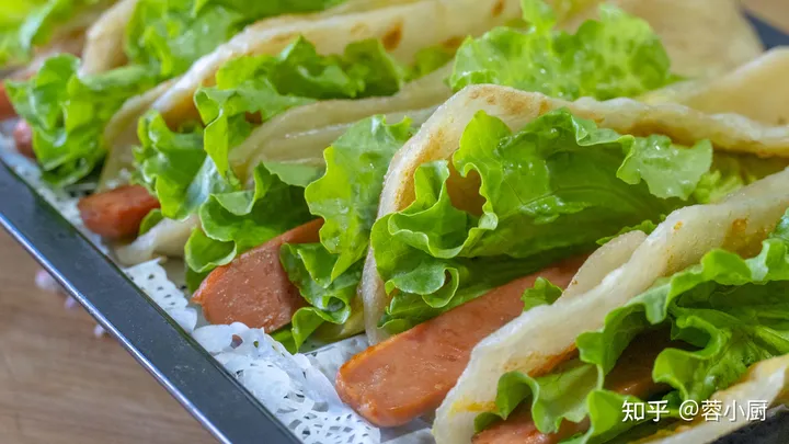 鸡蛋灌饼最简单正宗的做法，有技巧无难度，个个鼓大泡，不用再买（鸡蛋灌饼在家怎么做）