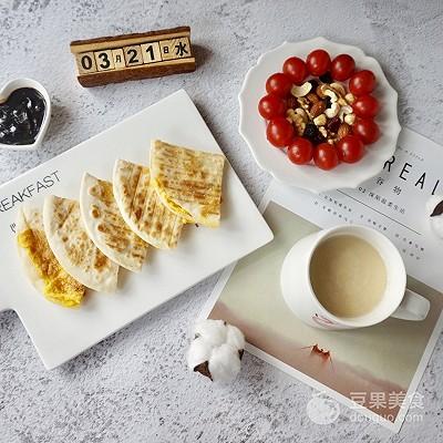 鸡蛋灌饼的做法（鸡蛋灌饼的详细做法）