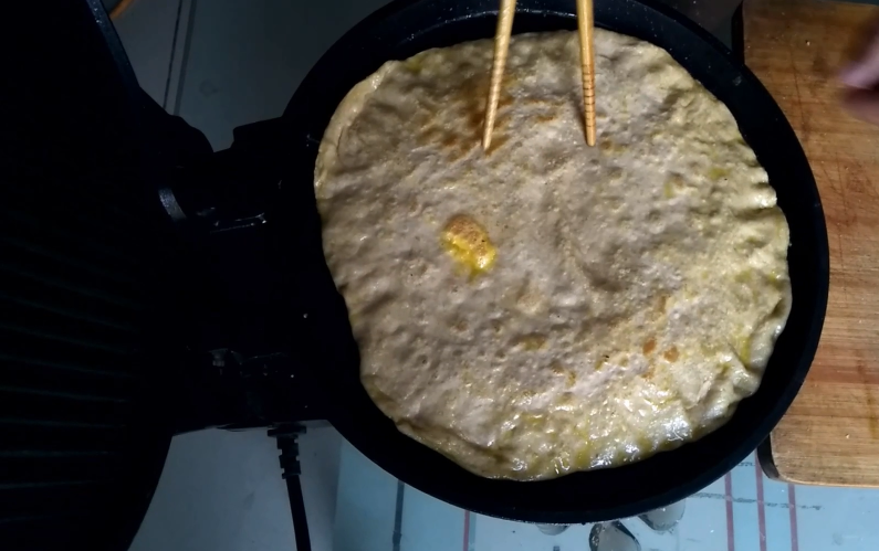 教你在家做鸡蛋灌饼，保准起层又鼓泡，做法详细讲解，想失败都难（最简单的鸡蛋灌饼做法视频）