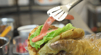 只要路过就想来一个的人气小吃，先煎后炕外酥内香（先煎怎么弄）