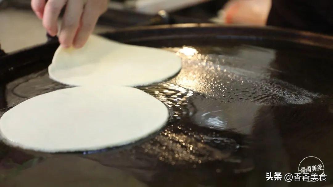 只要路过就想来一个的人气小吃，先煎后炕外酥内香（先煎怎么弄）