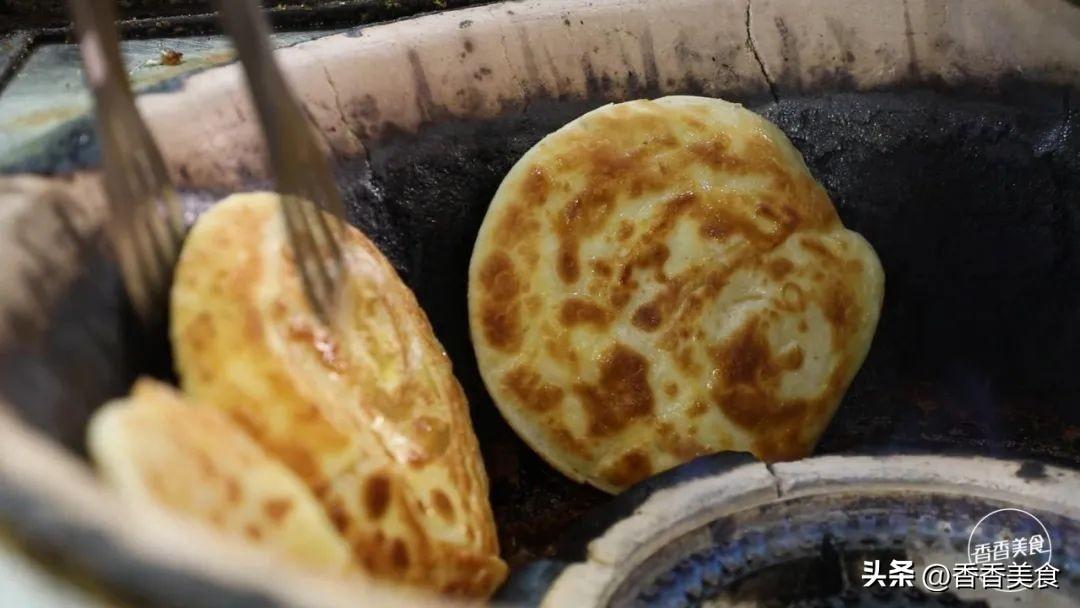 只要路过就想来一个的人气小吃，先煎后炕外酥内香（先煎怎么弄）