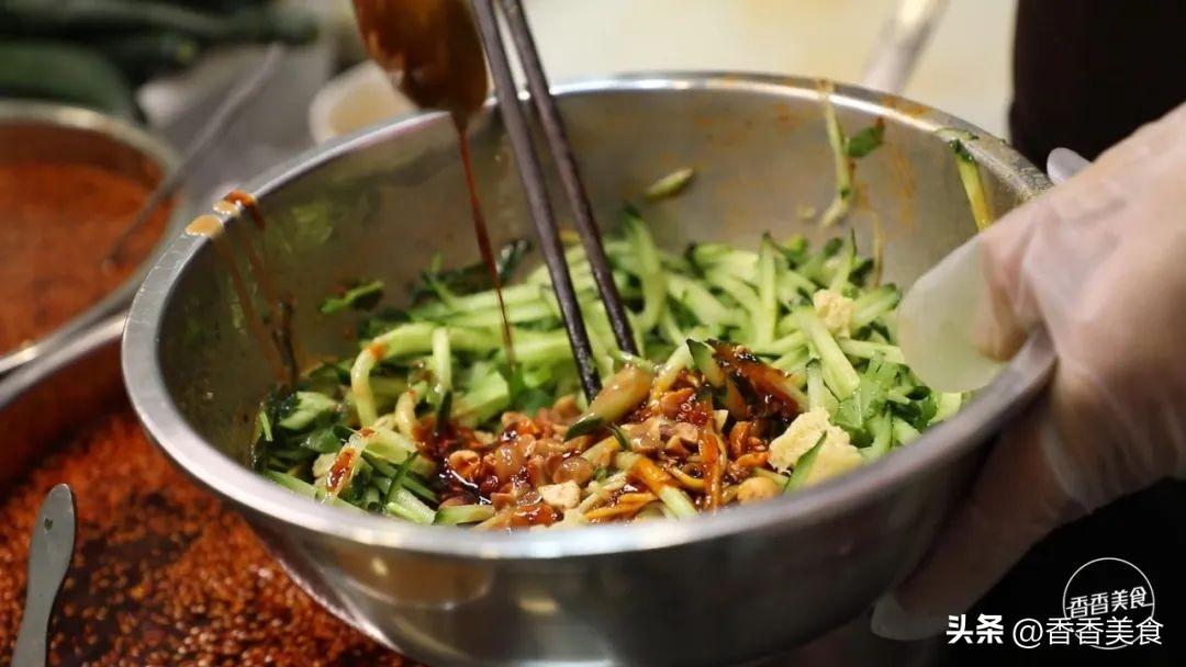 只要路过就想来一个的人气小吃，先煎后炕外酥内香（先煎怎么弄）