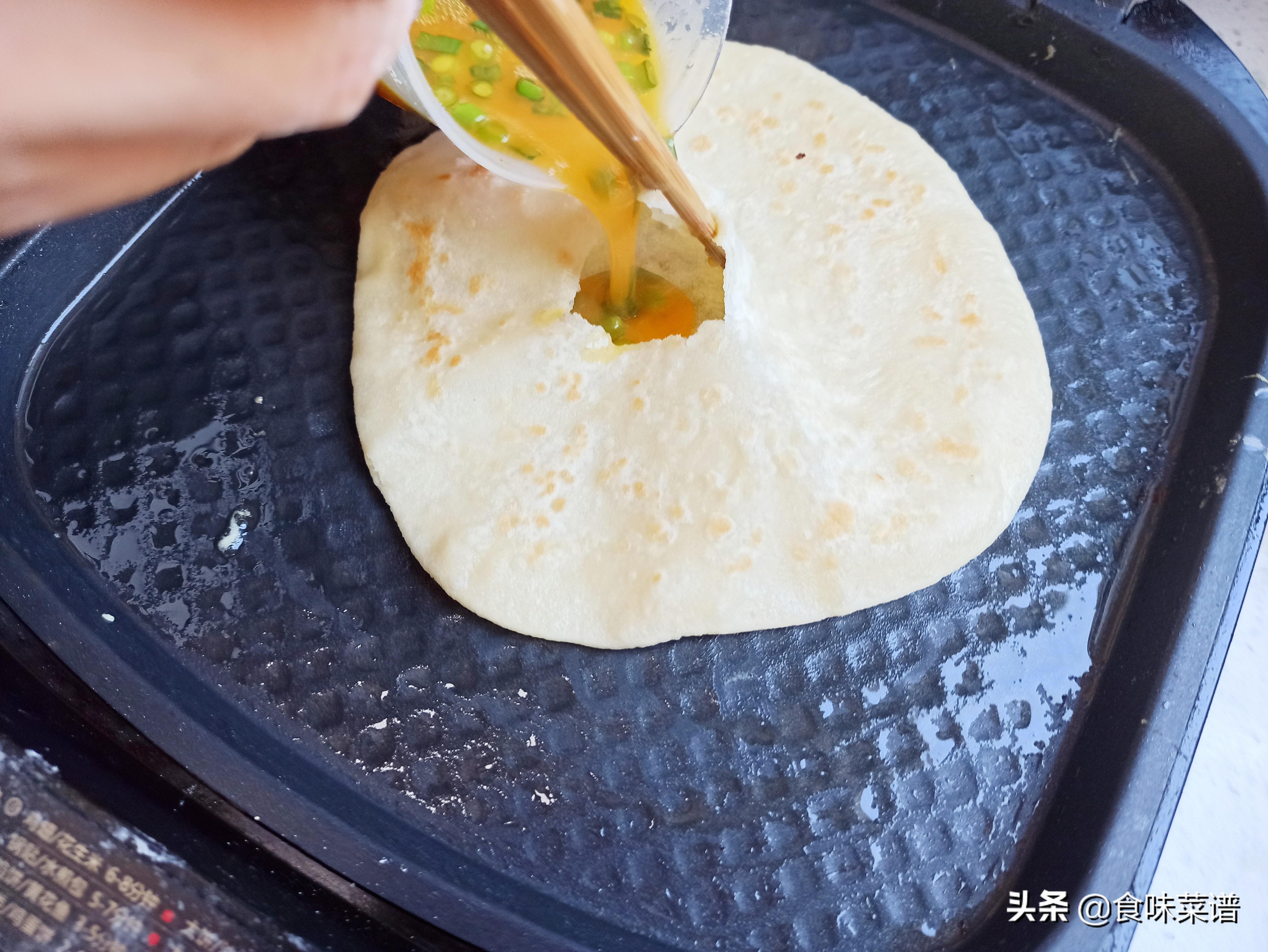 鸡蛋灌饼怎么做才好吃？原来秘诀全在这，个个鼓包，好吃省时省力（鸡蛋灌饼怎么做啊视频教程下载）