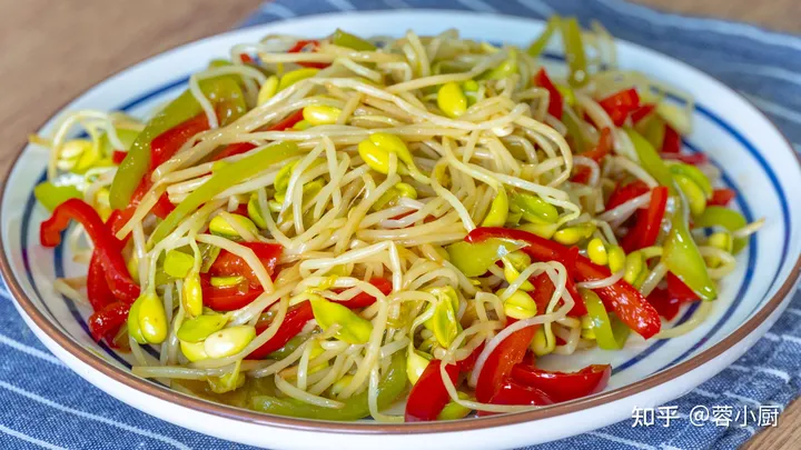 想吃豆芽不用买，教你在家自己做，做法简单靠谱，发芽快不腐烂（自己豆芽怎么发）