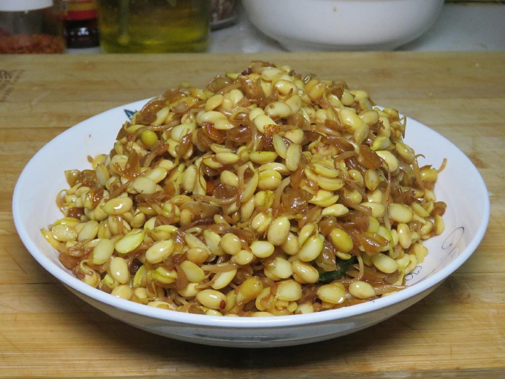黄豆芽怎么做才好吃？5分钟就出锅，香辣美味，好吃到停不下来（黄豆芽怎么做好吃视频教程）