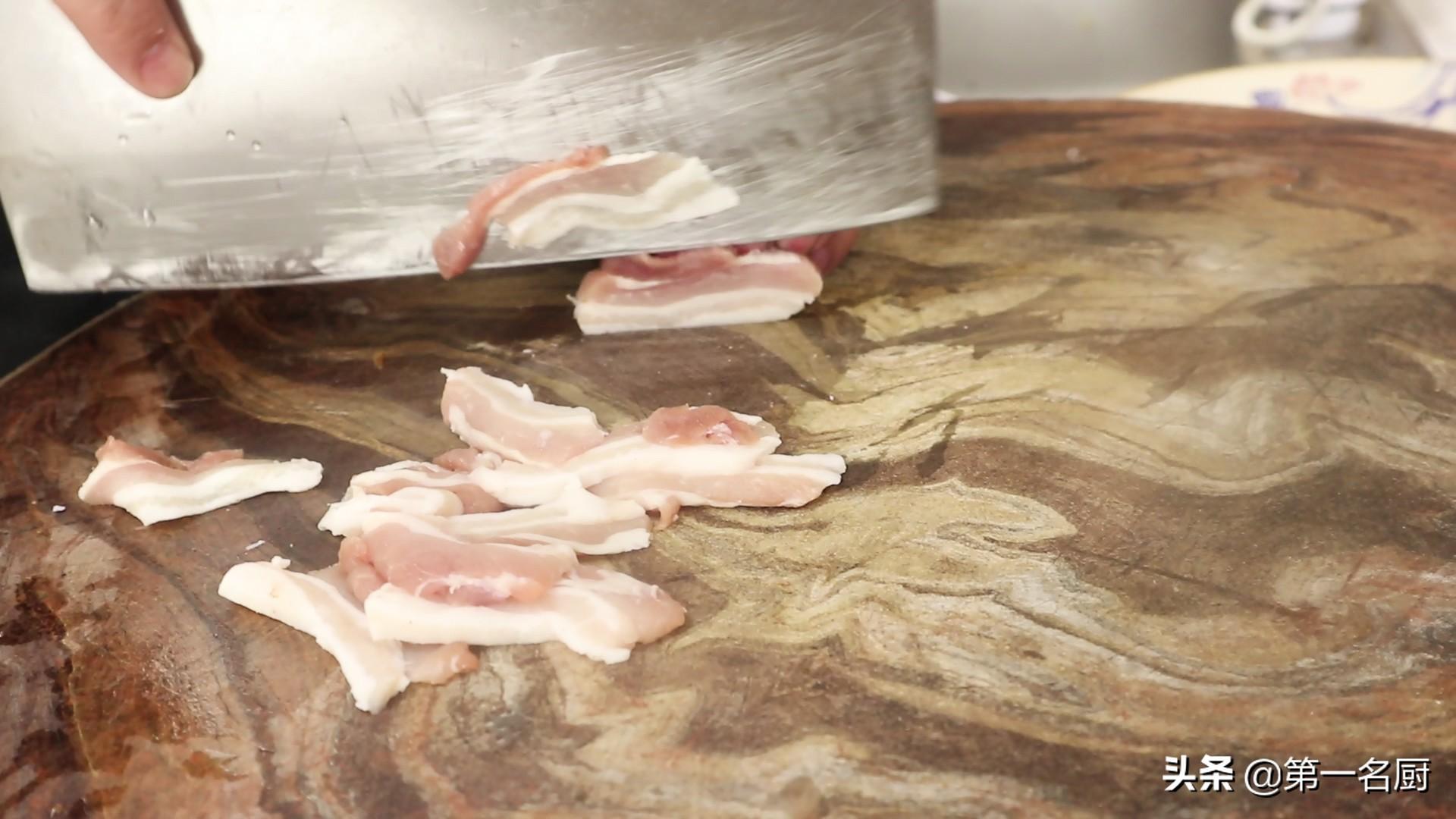 家人最爱吃的小炒黄豆芽，大厨教你在家轻松做，简单入味，营养高（家常炒黄豆芽粉条的做法）