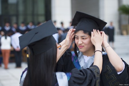 毕业生登记表的自我鉴定怎么填写？-自我鉴定100字简短