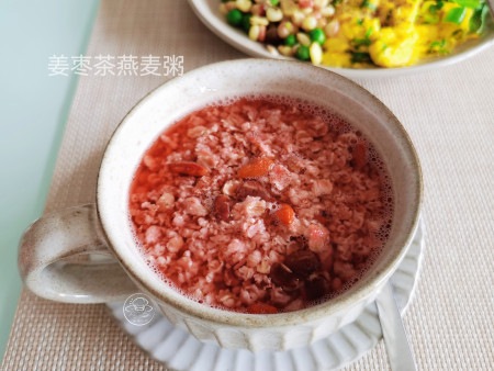 水煮玉米粒豌豆仁，尖椒炒绿豆芽，简单好做，家常味道可口（玉米粒炒豌豆怎么做）