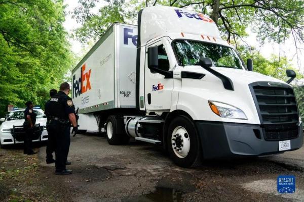 飞行近16小时，“丫丫”终于回家！饲养员全程监测她的状态，还准备了饼干-丫丫vlog