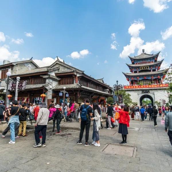 嫌贵就别来！528元8个菜，还有2场表演，很贵吗？而且是明码标价-嫌贵就别来呗