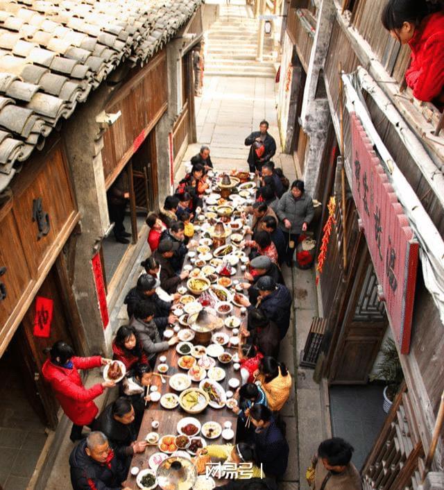 云南一桌八个菜仅一荤卖528元, 官方回应, 系市场调节自主定价-云南八大菜系排名