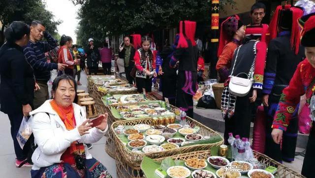 云南一桌八个菜仅一荤卖528元, 官方回应, 系市场调节自主定价-云南八大菜系排名