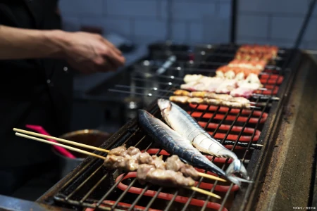 长期熬夜，肾可能已“伤痕累累”！中医教你3个办法，赶快补回来（长期熬夜肾亏怎么办吃什么药）