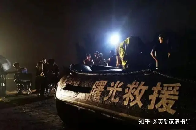 福建28岁年轻母亲带4岁7岁两孩子跳河自杀，死时还怀有身孕！-福建90后妈妈跳河后续事件