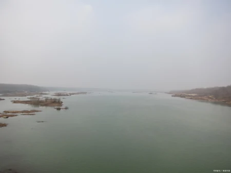 26岁妈妈带俩幼子跳河后续，妈妈已当场无生命体征，2孩子获救！-29岁两个孩子妈妈跳河