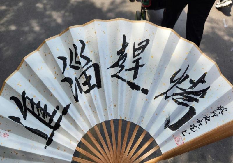 “凉”上热搜，淄博烧烤咋样了？文旅局回应-网红打卡淄博烧烤