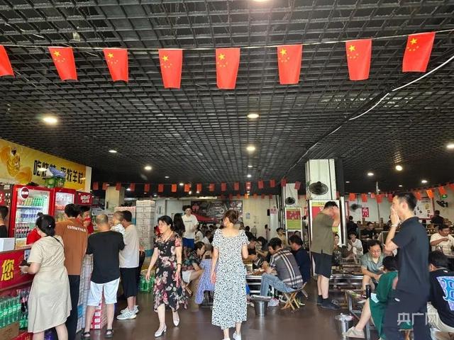 淄博烧烤真的“凉”了吗？记者实地探访→-淄博烧烤为啥火了