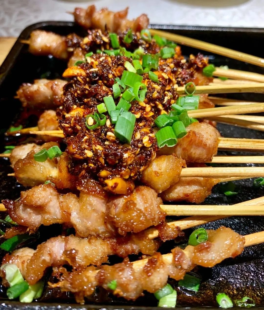 淄博烧烤热度下降？当地商家回应：热度下降不一定全是坏事-淄博烧烤有什么不一样