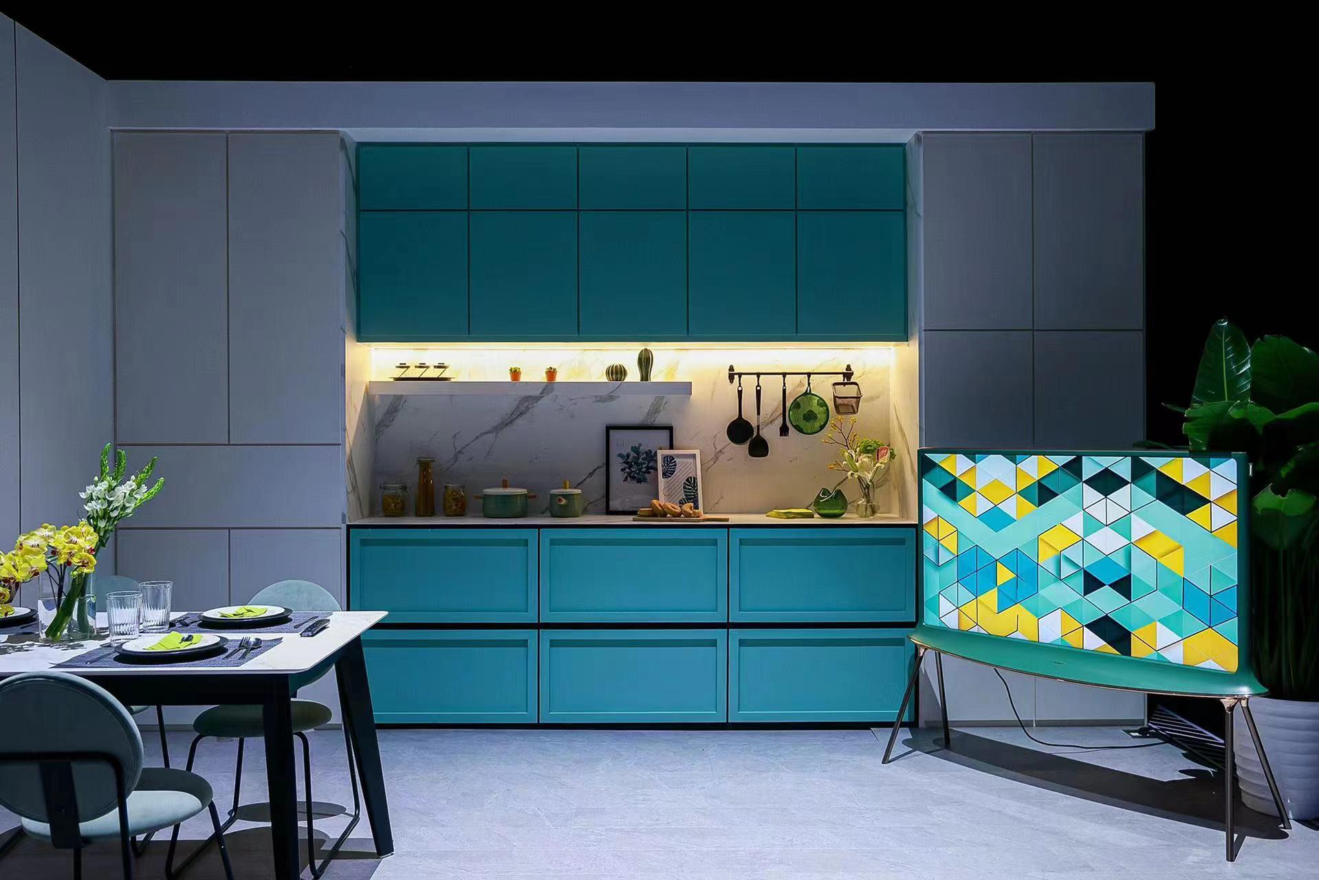 海信发布全球首款8K激光电视，未来聚焦3大场景（海信激光电视80l9f价格及图片）