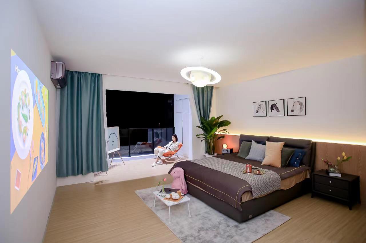 海信发布全球首款8K激光电视，未来聚焦3大场景（海信激光电视80l9f价格及图片）