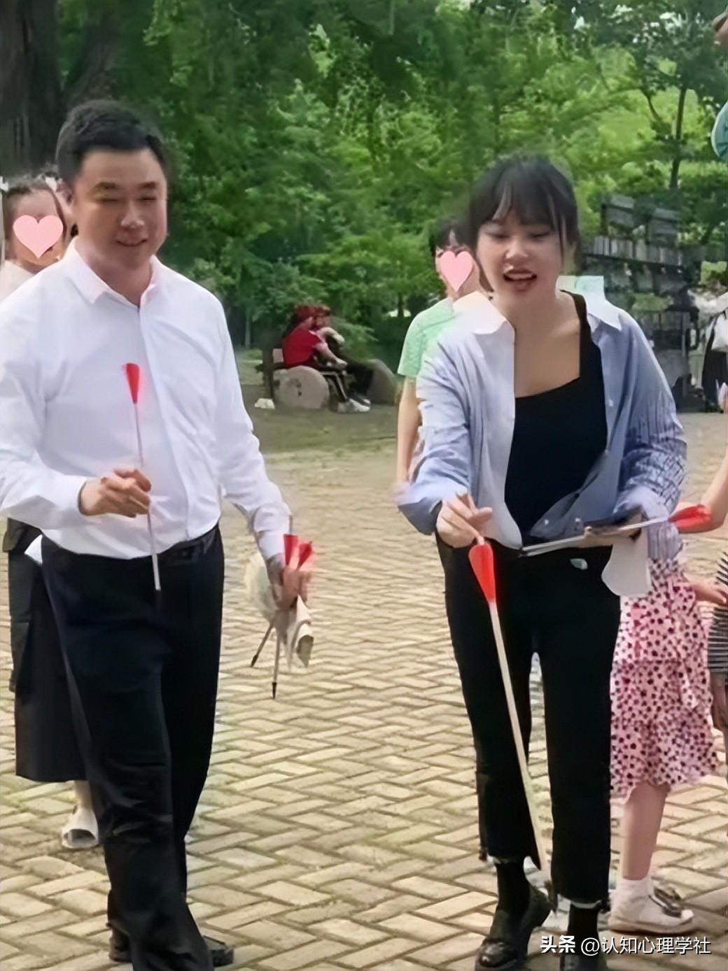 “挖呀挖”黄老师开始转型，还是以前单纯美女幼师吗？-黄老师怎么了