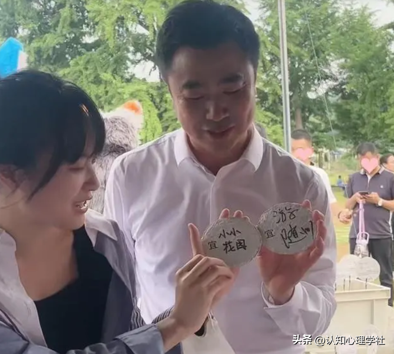 “挖呀挖”黄老师开始转型，还是以前单纯美女幼师吗？-黄老师怎么了