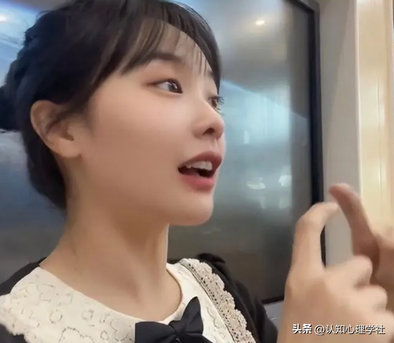 “挖呀挖”黄老师开始转型，还是以前单纯美女幼师吗？-黄老师怎么了