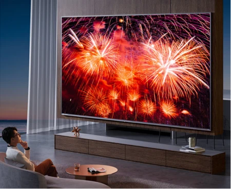 参考级影像的旗舰产品，海信电视带来巨幕影音体验（海信大屏电视开关在哪里）