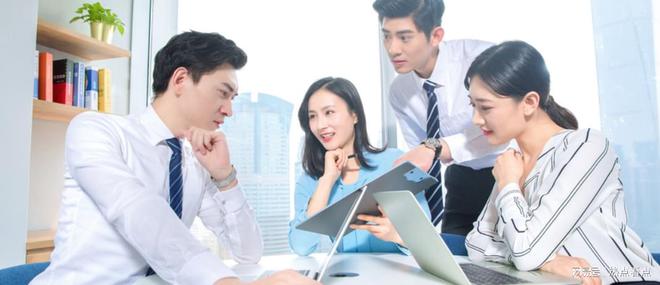 “挖呀挖”黄老师开始转型，引发职业思考-"挖呀挖"黄老师开始转型