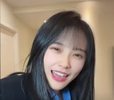 挖呀挖黄老师辞职做网红？一场直播狂赚上百万，本尊回应再惹争议-挖π币违法吗