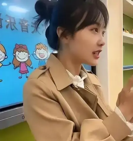 “挖呀挖”黄老师再次出圈，晒出书法作品，真有颜有才又有实力-黄老师讲书法笔记