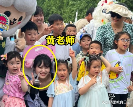 黄老师还在“挖呀挖”，桃子老师做法尽显格局，也许该火的是后者-黄磊多大