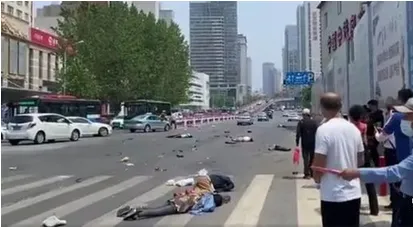 死刑！大连男子开宝马闹市区撞死5人，监控视频公开！遇难家属的一句话太戳心了......（大连宝马开车撞人视频）