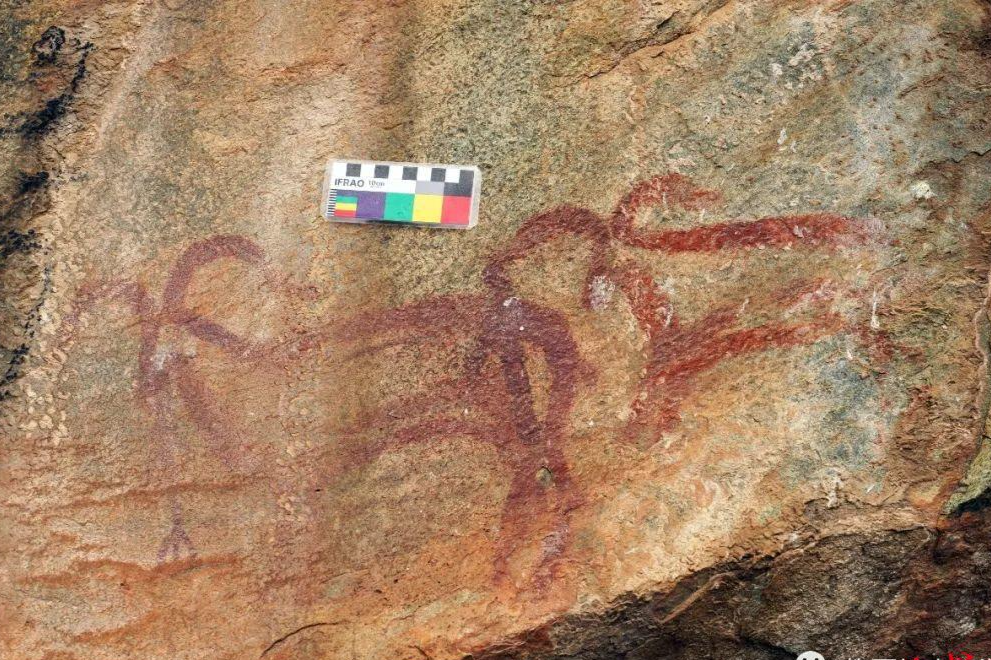 四川首次！甘孜海子山-格聂区域发现六处史前涂绘类岩画，图案含持物人形等（甘孜海子山国家级自然保护区有哪些）