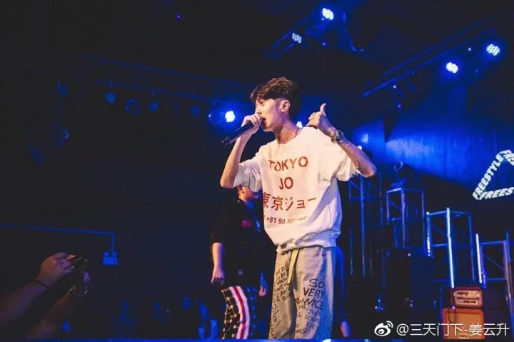 姜云升火了，他的这段经历也是时候扒出来说说了（姜云升昨晚他送了我玫瑰花）